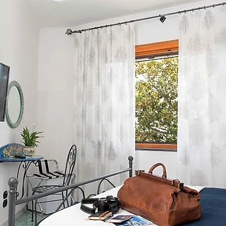 Palazzo Pinto Bed & Breakfast 4*